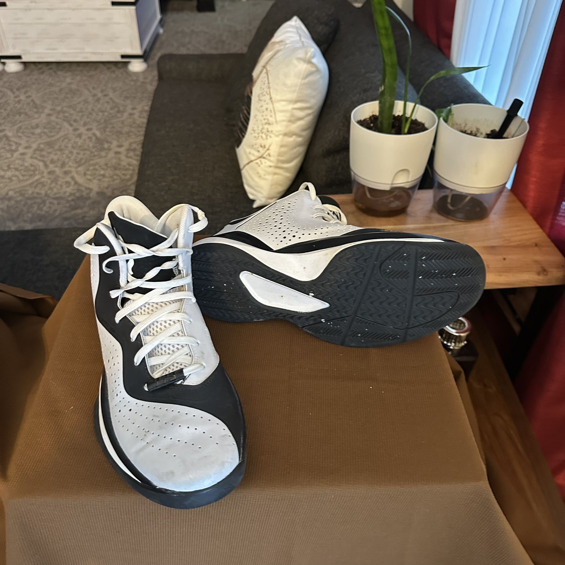 Men’s Shoes Size 91/2