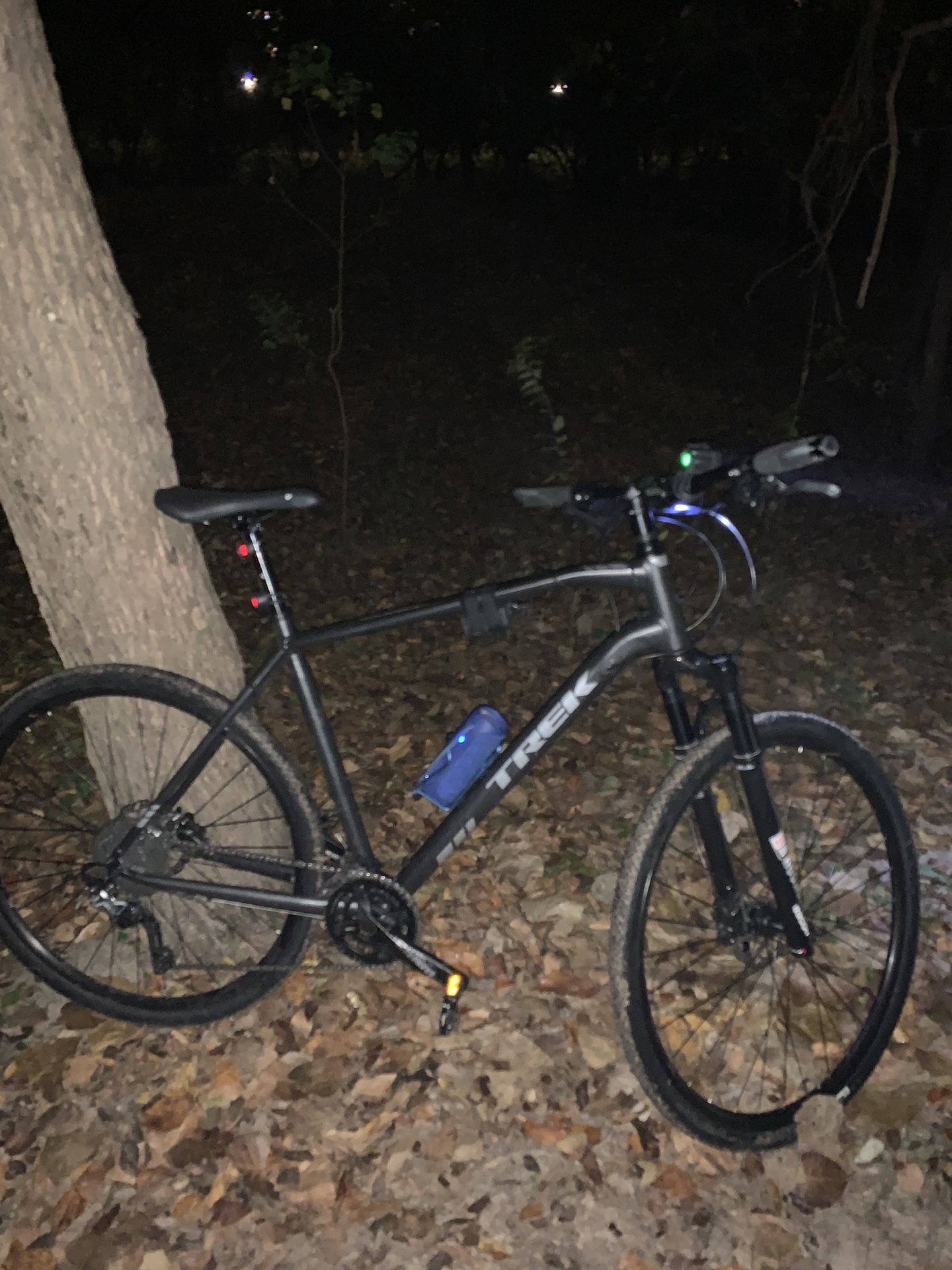 TREK dual sport 4 HYBRID bike 2019