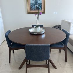Article Dining Set  Less Than A Year Old  Pickup Only 