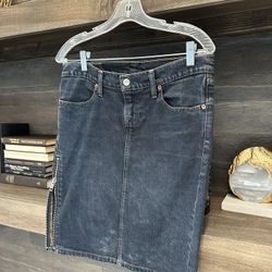 Levi Denim Zip Skirt Size 28