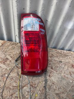 2008-2016 Ford F250 Super Duty Right Tail Light Assembly
