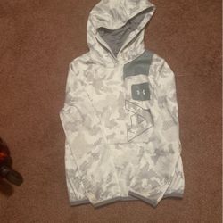 Youth Small Under Armour Sweatshirt