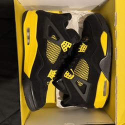 Jordan Retro 4 Thunder