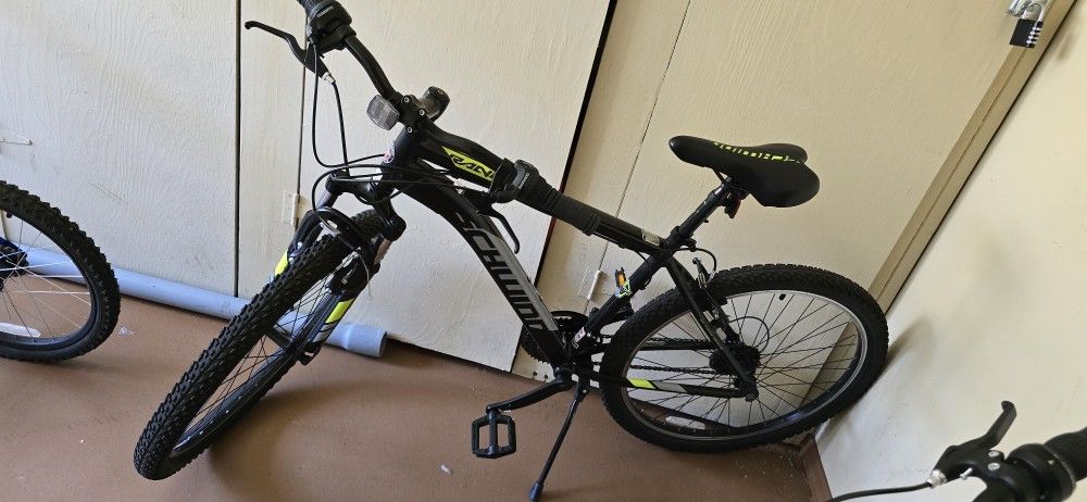 21 Speed Schwinn Ranger Bike Schwinn Ranger 24 Mountain Bike Black/Green 21 Speed Intact 21 Speed Schwinn Ranger Bike Schwinn Ranger 24 Mountain Bike Black/Green 21 Speed Intact