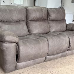 POWER RECLINER COUCH (free delivery)