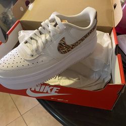 Brand New Nike Shoes For Women