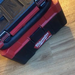 Milwaukee Packout Vacuum 18v
