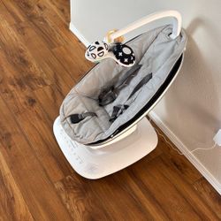 4 Moms Mamaroo