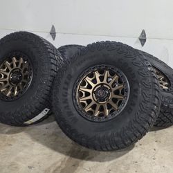 17 inch Jeep Wheels and Tires Wrangler Gladiator Rubicon JL JK Goodyear 315/70/17
