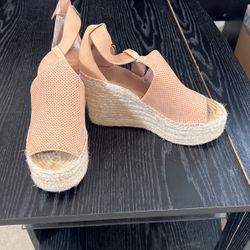 Size 7 1/2 Marc Fisher Wedge Sandal