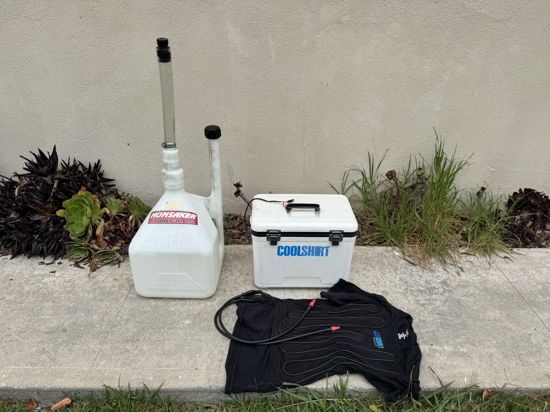 COOLSHIRT Driver Cooling System – Shirt Size S/P/CH + Cooler + Hunsaker Quick Fill Jug