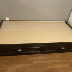 Nice Day Bed With Storage Drawers
