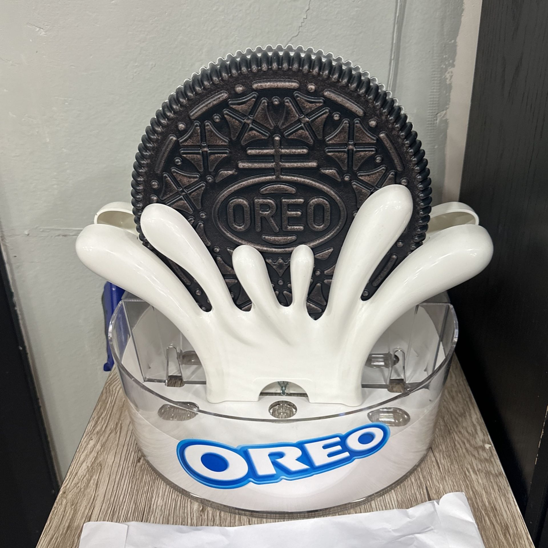 Oreo Stand Display