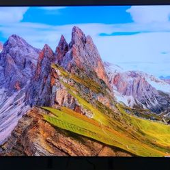 LG 77 Inch 8K UHD OLED Class Z2 PUA series webOS 22 w/ ThinQ AI TV (200+ total hours

power on time)