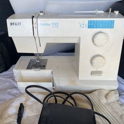 PFAFF sewing Machine Hobby 1122