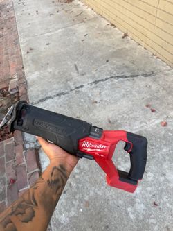 Milwaukee m18 fuel sawzall