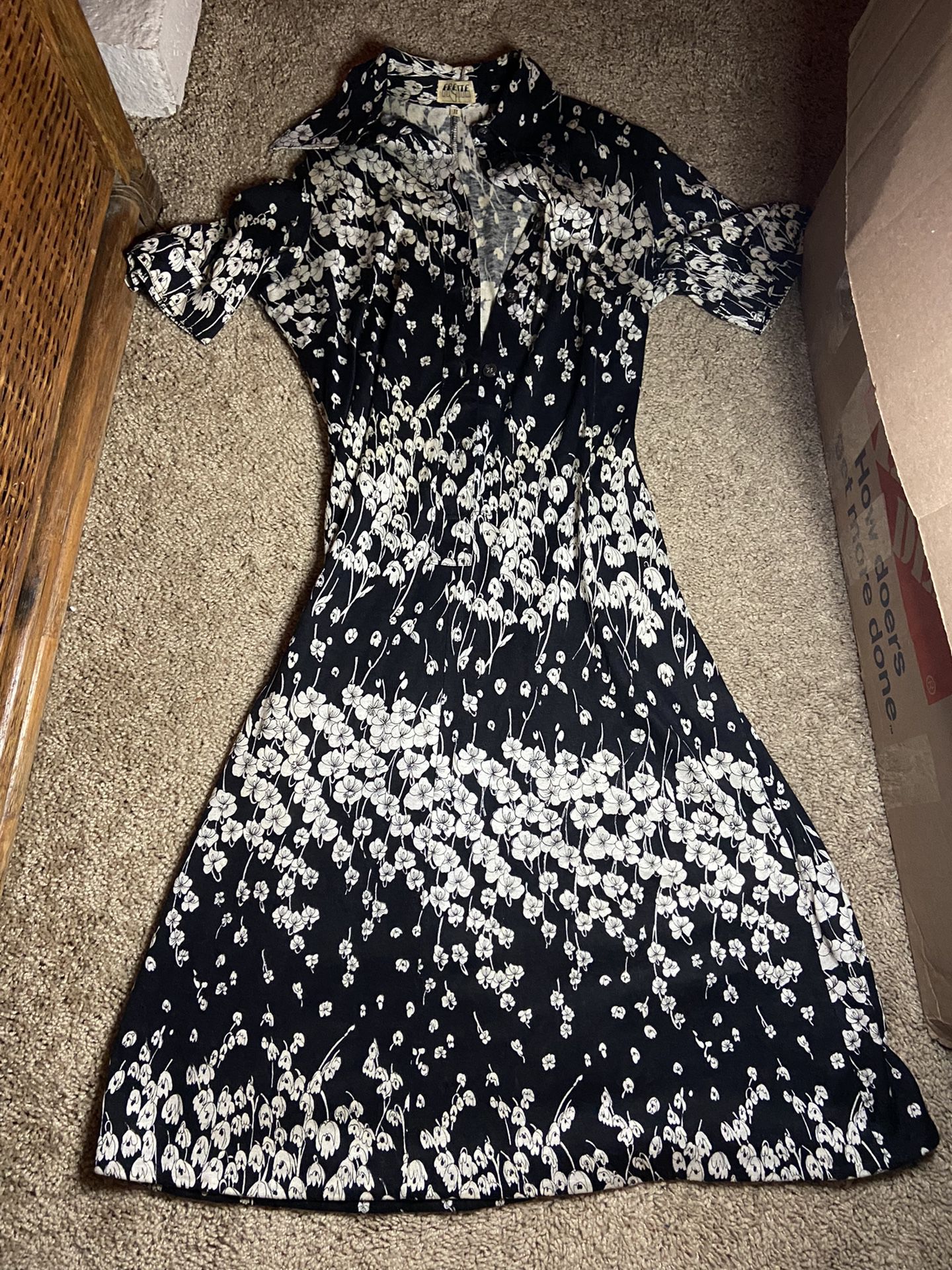 Black and white long flower dress from Italy!