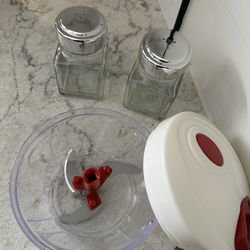 Pull string food chopper