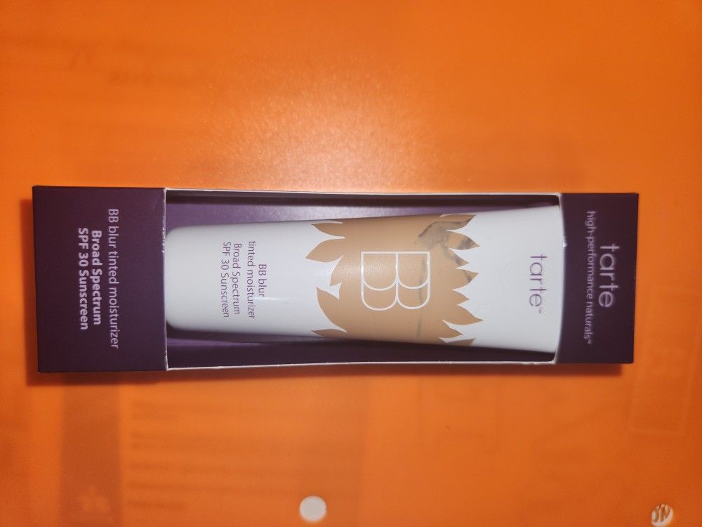BB blur Tinted Moisturizer Tarte