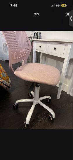 Pink desk chair
