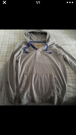 Hollister sweat shirt