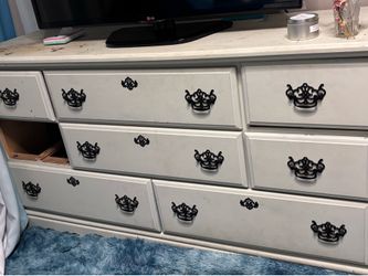 Broyhill dresser