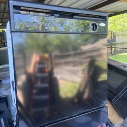 Black whirpool Dishwasher 