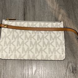 Michael Kors wristlet