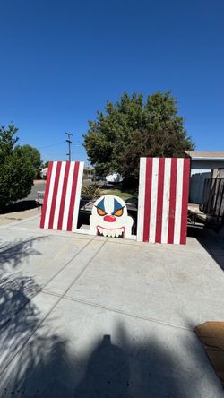 Scary Clown Halloween Entrance / Haunted House Prop