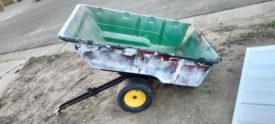 Johndeer dump trailer