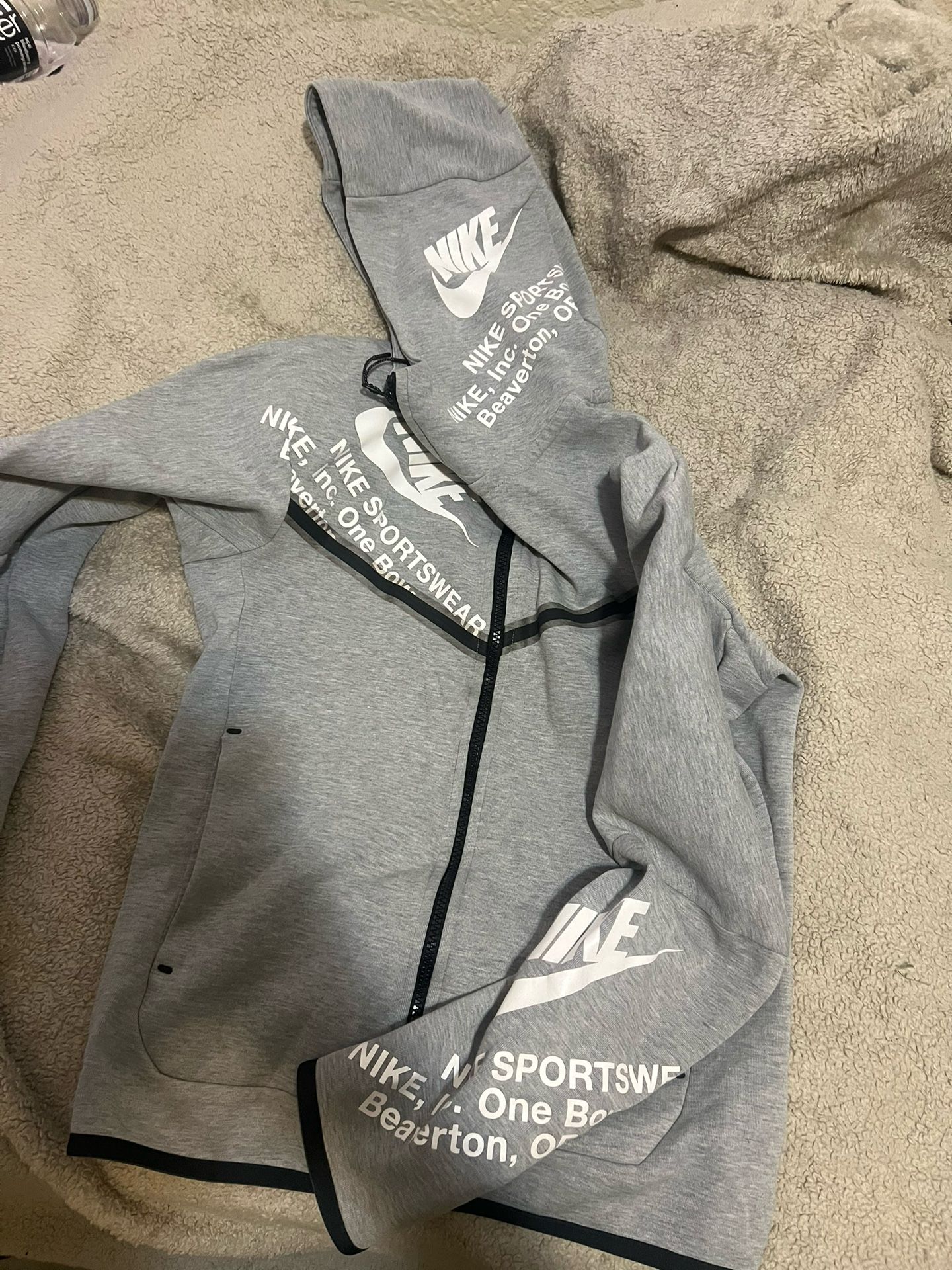 Off White Nike Tech