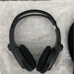 2 Wireless Headsets  For An Infinity Suv 