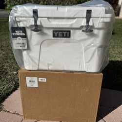 Yeti Tundra 35 Cooler *New*