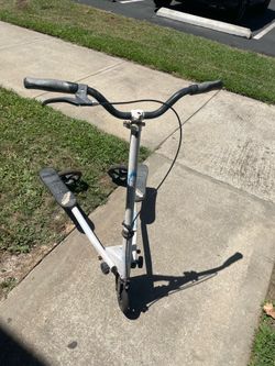3 wheels scooter