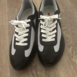Prada cups size 44(11 us)