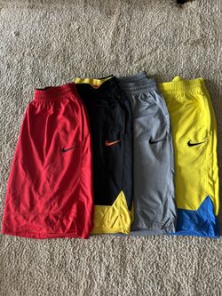 Men Nike Shorts (size X-Large)