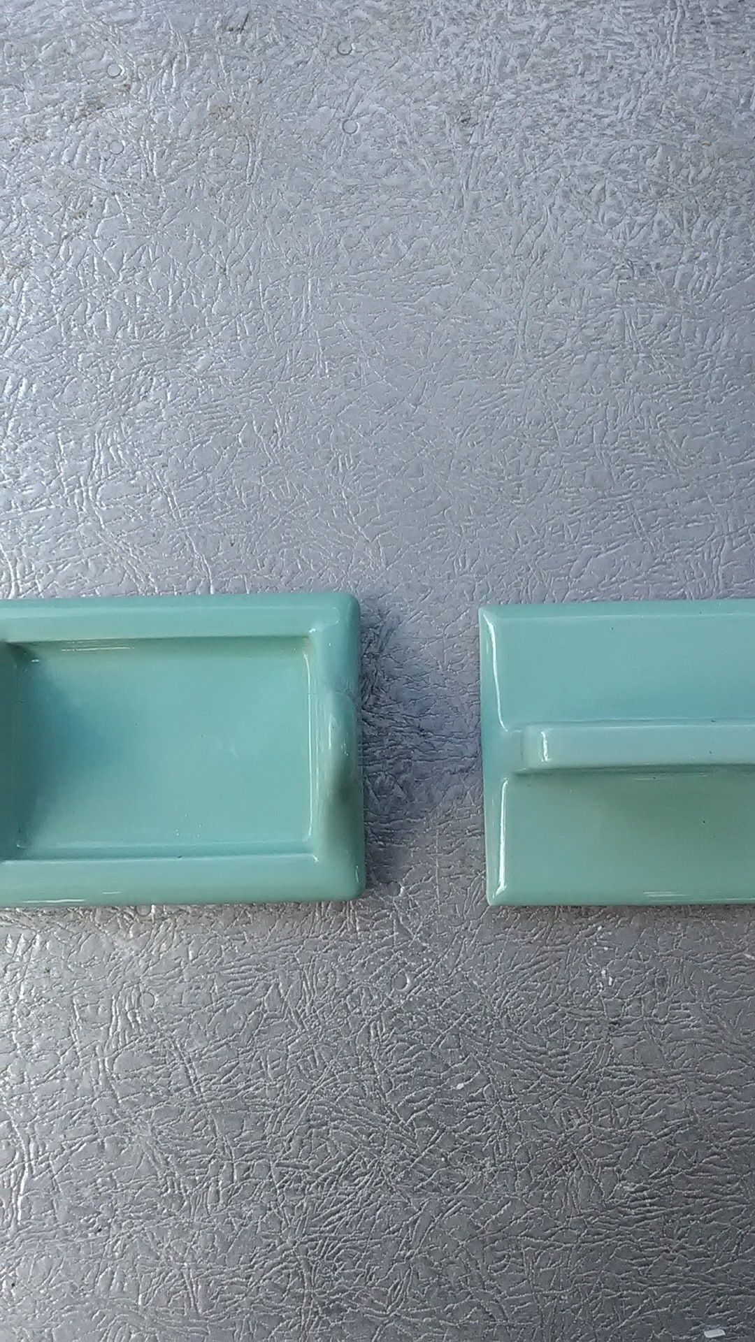 Vintage Ceramic Tile Fixtures Toothbrush/cup holder Toiletpaper holder