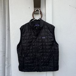 Men's Black Patagonia Nano Puff Vest (Large)
