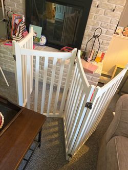 Pet gate