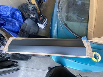 18-23 Tiguan Front LT Lower Door Molding