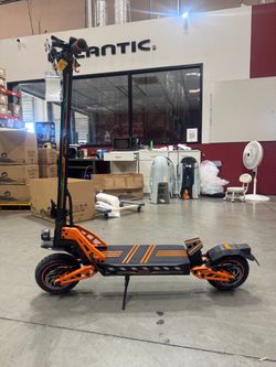 Dual-motor high-speed electric scooter