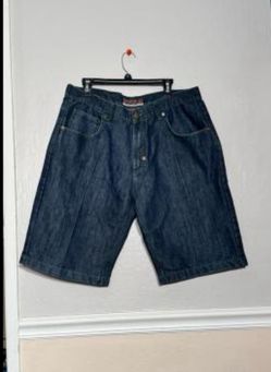 Y2K jorts emcee