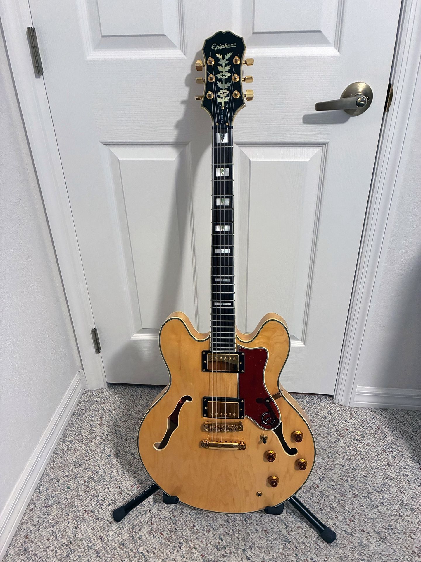 Epiphone Sheraton II Semi-hollow Body Guitar
