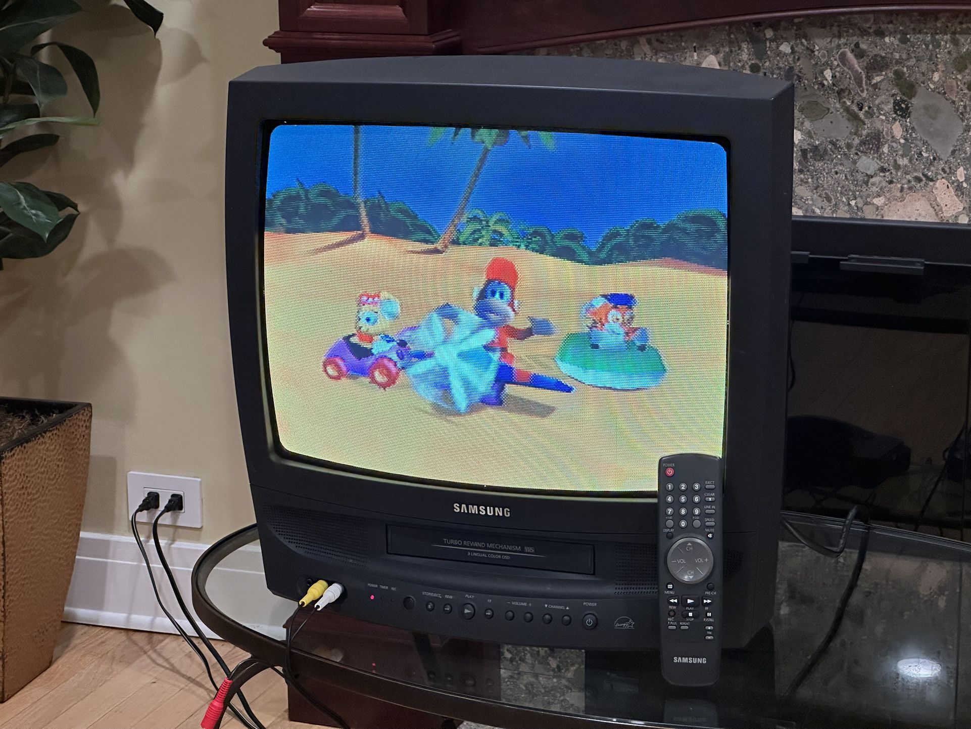 Samsung CRT - VCR Built in - 19inch -  Retro Gaming - Works Great!