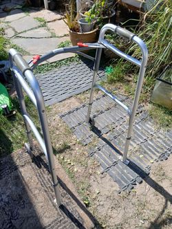 Adult walker