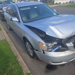 2008 Hyundai Sonata. Starts Up 