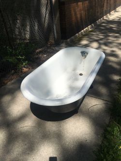 Claw Tub with Faucet