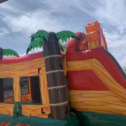 Jumper With Water Slide 