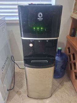 Dispensador de agua ,fría, caliente