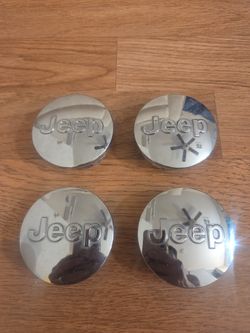 Set Of 4 OEM Jeep Chrome Center Caps 1LB77TRMAC
